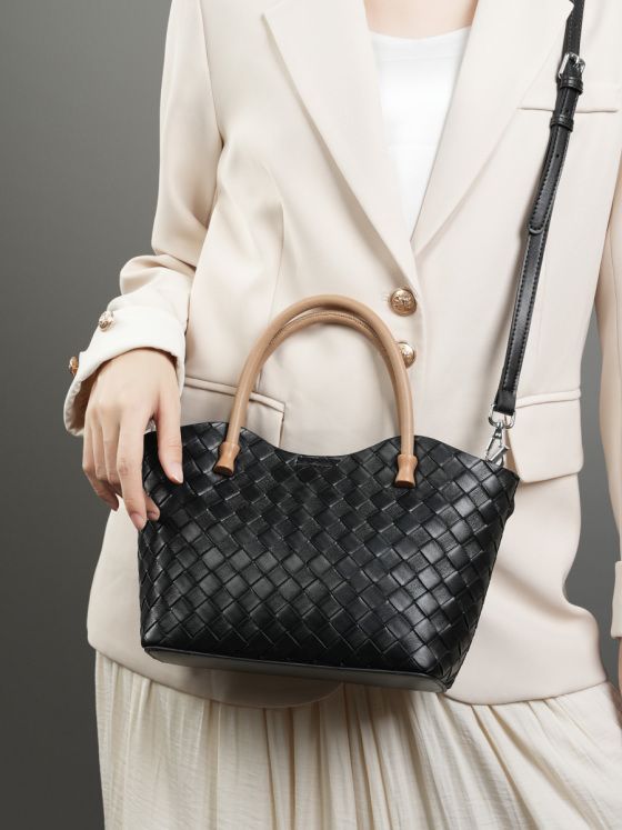 Elova Handcrafted Genuine Leather Crossbody Bag in Black - E450 view 5