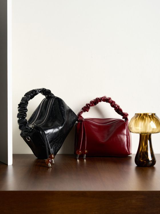 Elova Handcrafted Genuine Leather Crossbody Bag in Black - E473 view 4