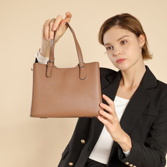 Elova Handcrafted Genuine Leather Crossbody Bag in Black - E501 view 8