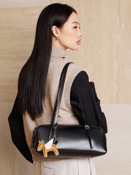 Elova Handcrafted Genuine Leather Bag in Black - E740 view 5