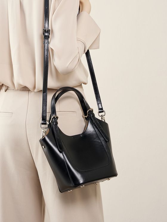 Elova Handcrafted Genuine Leather Crossbody Bag in Black - E384 view 5