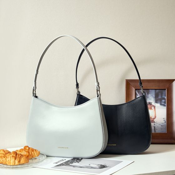 Elova Handcrafted Genuine Leather Tote Bag in Black - E320 view 5