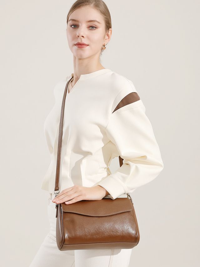 Elova Handcrafted Genuine Leather Crossbody Bag in Black - E590 view 6