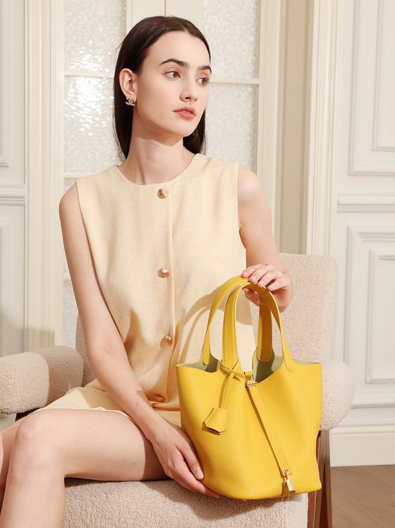 Elova Handcrafted Genuine Leather Bag in Black - E695