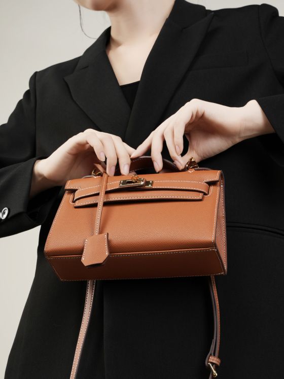 Elova Handcrafted Genuine Leather Crossbody Bag in Black - E432 view 4