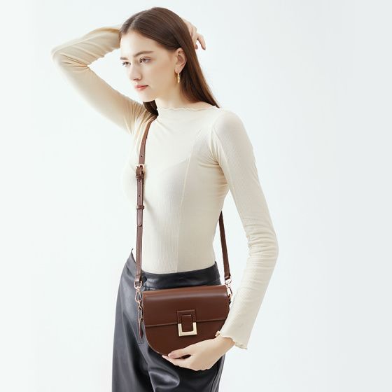 Elova Handcrafted Genuine Leather Crossbody Bag in Black - E309 view 3