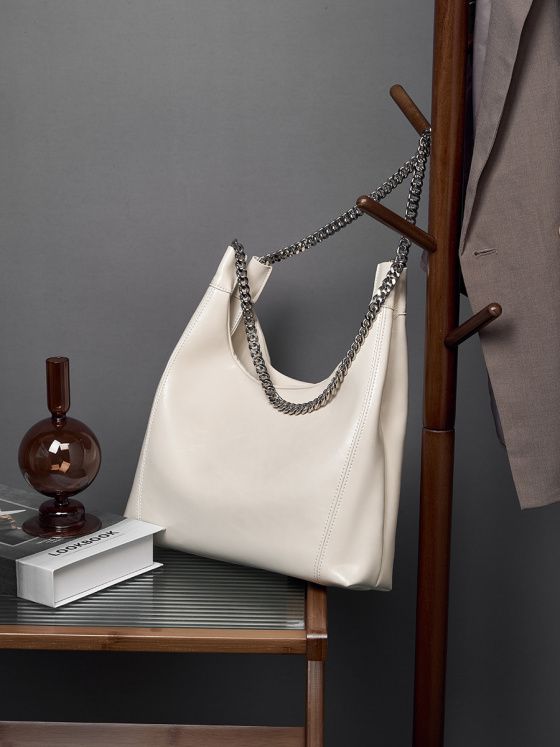 Elova Handcrafted Genuine Leather Tote Bag in Black - E279 view 7