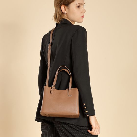 Elova Handcrafted Genuine Leather Crossbody Bag in Black - E500 view 7