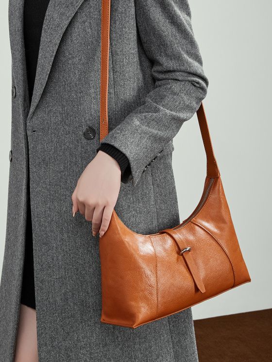 Elova Handcrafted Genuine Leather Bag in Black - E790 view 4