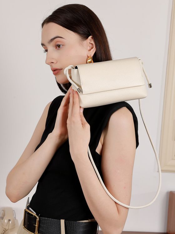 Elova Handcrafted Genuine Leather Shoulder Bag in Black - E702 view 7