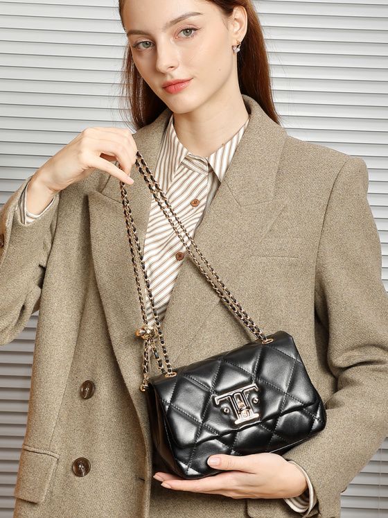 Elova Handcrafted Genuine Leather Crossbody Bag in Black - E564