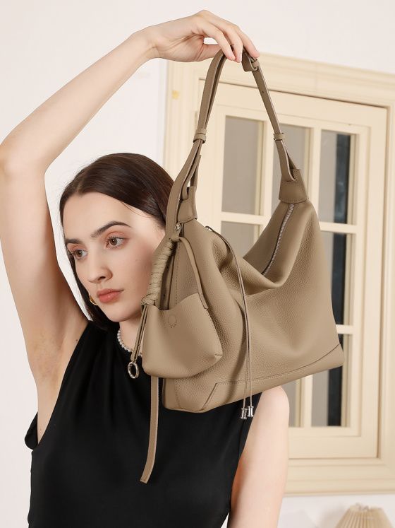 Elova Handcrafted Genuine Leather Tote Bag in Black - E694 view 8