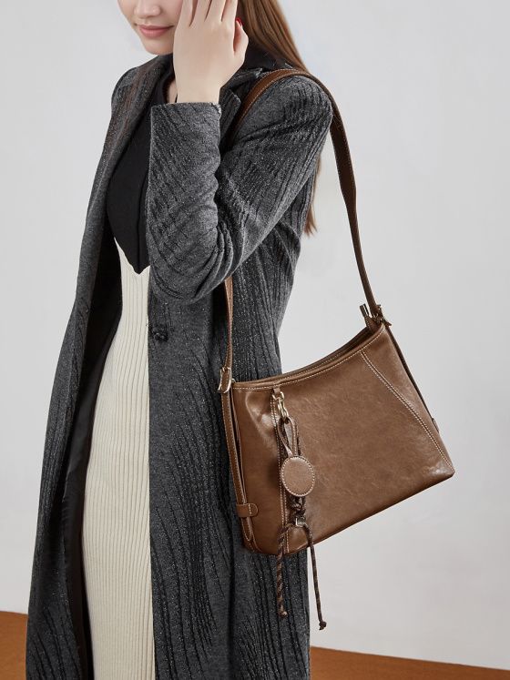 Elova Handcrafted Genuine Leather Hobo Bag in Black - E814 view 3