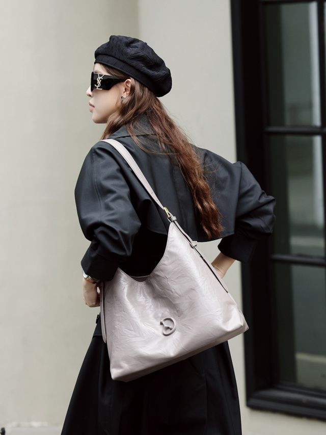 Elova Handcrafted Genuine Leather Crossbody Bag in Black - E207 view 7