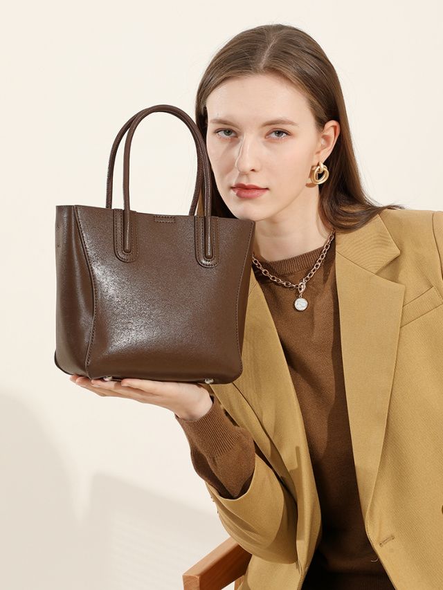 Elova Handcrafted Genuine Leather Crossbody Bag in Black - E580 view 8