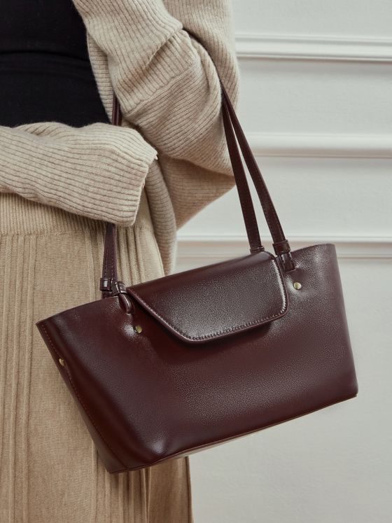 Elova Handcrafted Genuine Leather Crossbody Bag in Black - E761 view 2