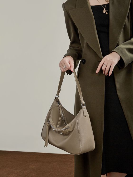 Elova Handcrafted Genuine Leather Crossbody Bag in Black - E809 view 2