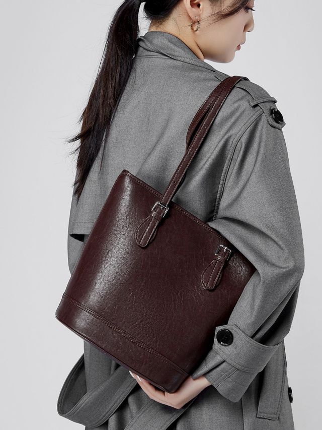 Elova Handcrafted Genuine Leather Tote Bag in Black - E538 view 7