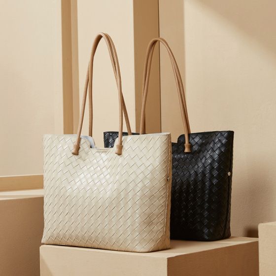 Elova Handcrafted Genuine Leather Tote Bag in Black - E463 view 7