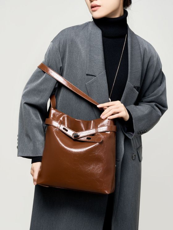 Elova Handcrafted Genuine Leather Tote Bag in Black - E550 view 3