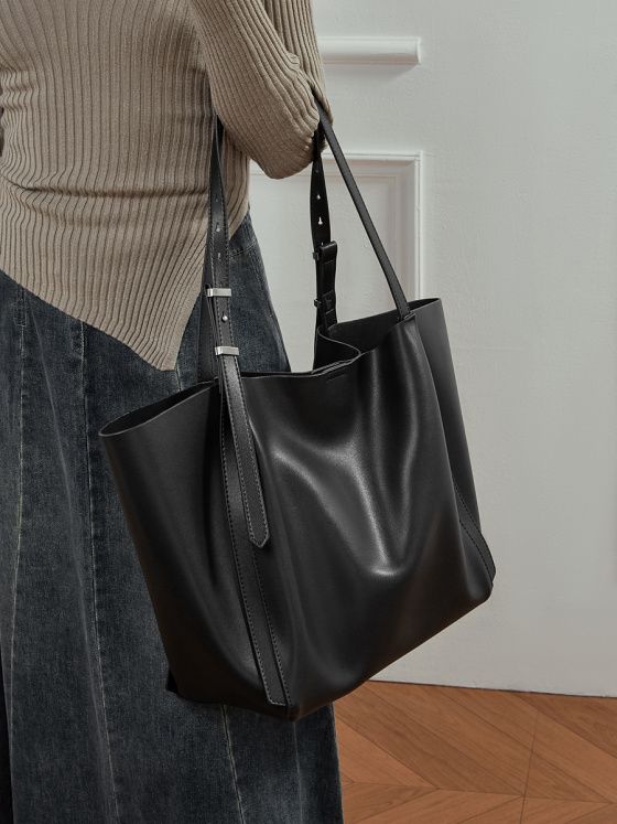 Elova Handcrafted Genuine Leather Tote Bag in Black - E777 view 6