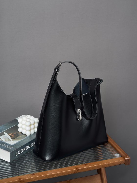 Elova Handcrafted Genuine Leather Crossbody Bag in Black - E168 view 6