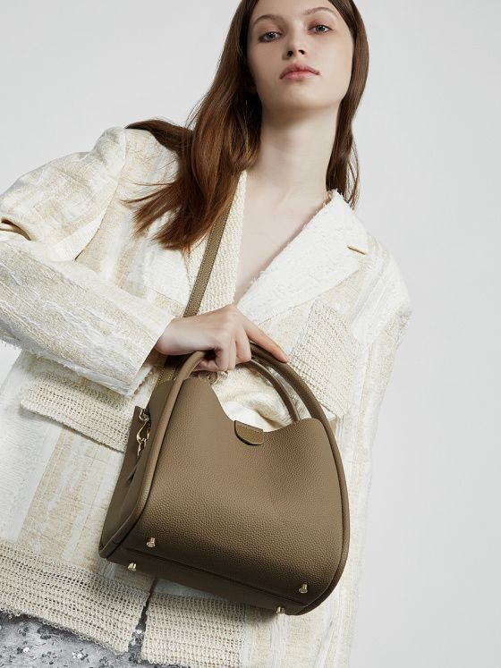 Elova Handcrafted Genuine Leather Crossbody Bag in Black - E628 view 4