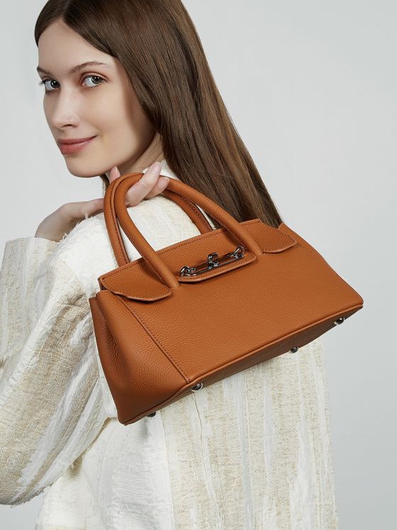 Elova Handcrafted Genuine Leather Crossbody Bag in Black - E659 view 5