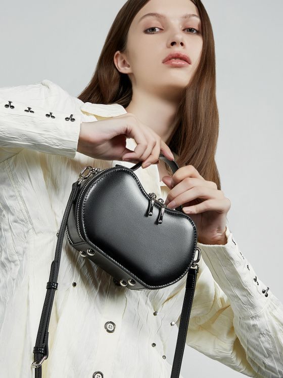 Elova Handcrafted Genuine Leather Crossbody Bag in Black - E631 view 6