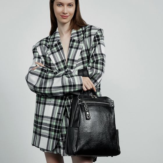 Elova Handcrafted Genuine Leather Bag in Black - E639