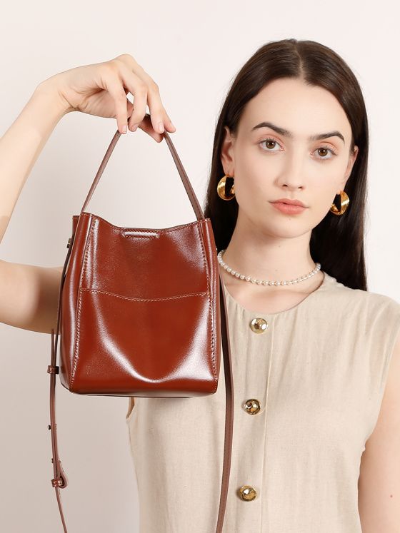 Elova Handcrafted Genuine Leather Shoulder Bag in Black - E697 view 4