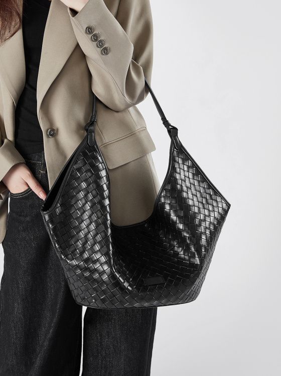 Elova Handcrafted Genuine Leather Tote Bag in Black - E487 view 2