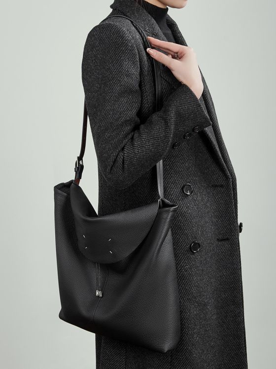 Elova Handcrafted Genuine Leather Crossbody Bag in Black - E795 view 5