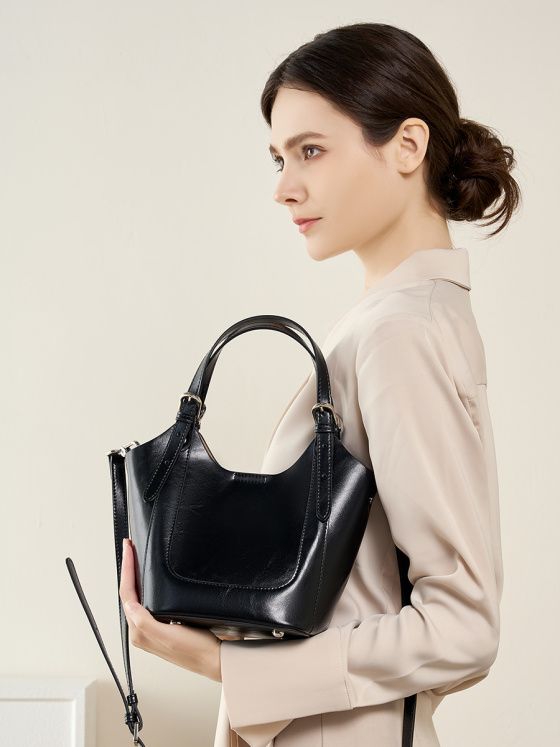 Elova Handcrafted Genuine Leather Crossbody Bag in Black - E384 view 2