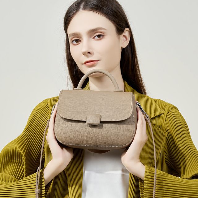 Elova Handcrafted Genuine Leather Crossbody Bag in Black - E419 view 8