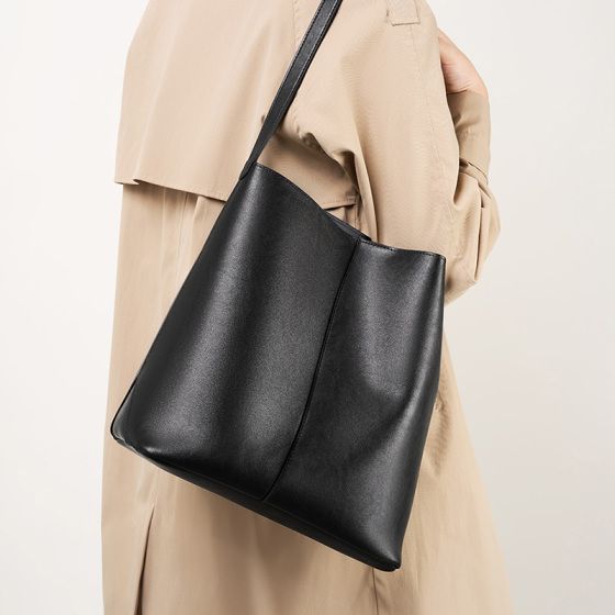 Elova Handcrafted Genuine Leather Crossbody Bag in Black - E394 view 4