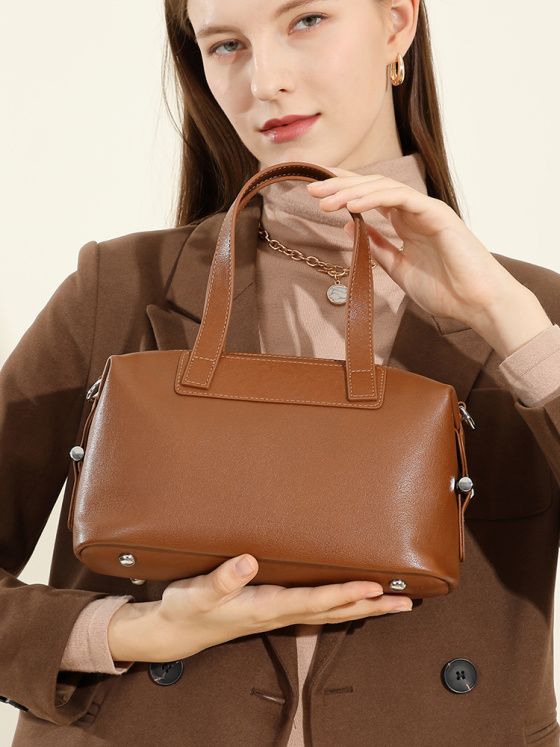 Elova Handcrafted Genuine Leather Crossbody Bag in Black - E558 view 6