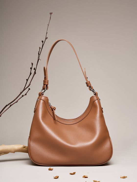 Elova Handcrafted Genuine Leather Crossbody Bag in Black - E212 view 4