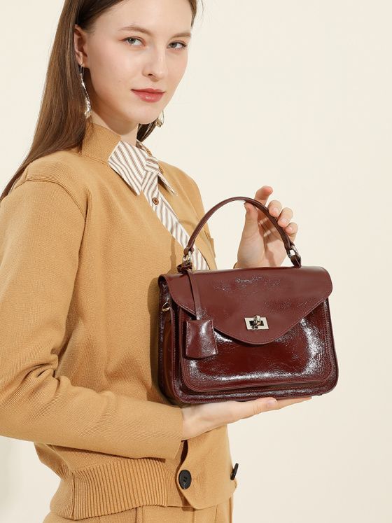 Elova Handcrafted Genuine Leather Crossbody Bag in Black - E584