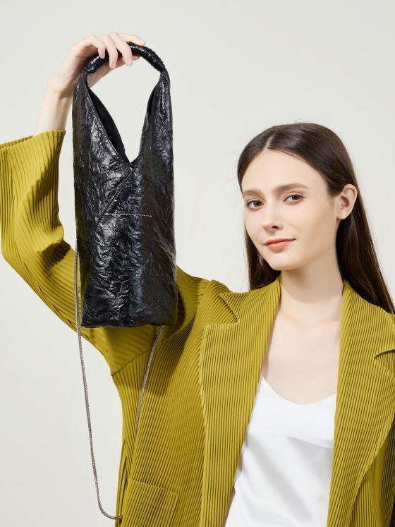 Elova Handcrafted Genuine Leather Tote Bag in Black - E546 view 4