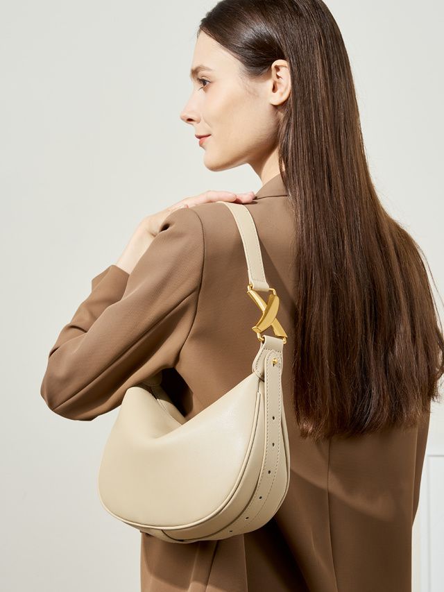 Elova Handcrafted Genuine Leather Crossbody Bag in Black - E408 view 8