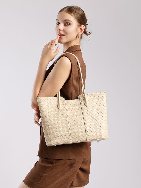 Elova Handcrafted Genuine Leather Bag in Black - E706 view 2