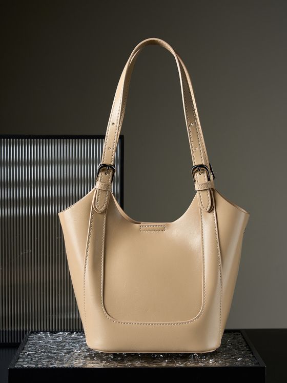 Elova Handcrafted Genuine Leather Crossbody Bag in Black - E384 view 7