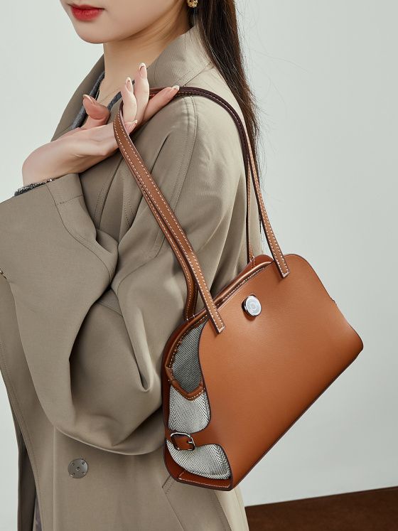 Elova Handcrafted Genuine Leather Bag in Black - E785