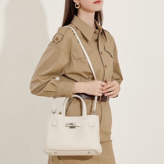 Elova Handcrafted Genuine Leather Crossbody Bag in Black - E723 view 3