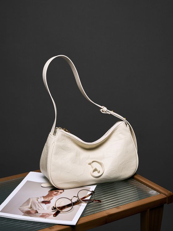 Elova Handcrafted Genuine Leather Crossbody Bag in Black - E206 view 7