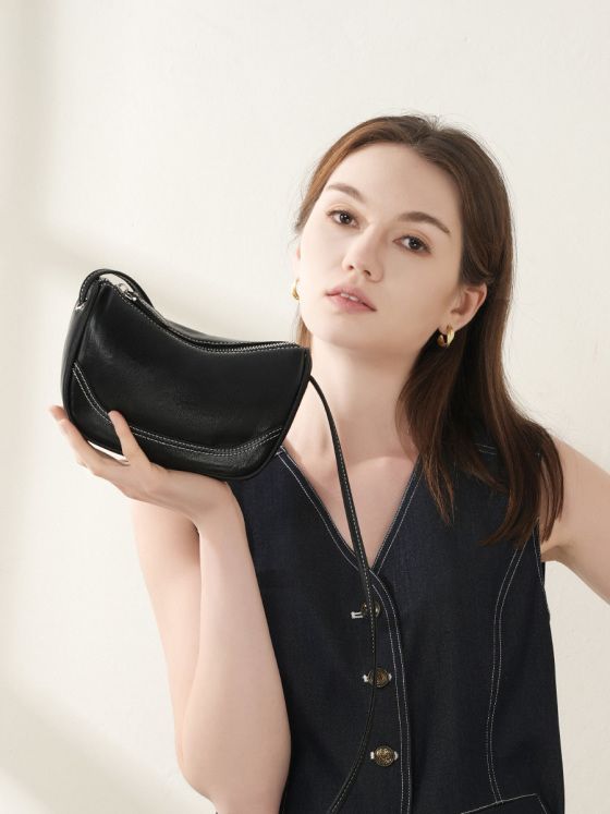 Elova Handcrafted Genuine Leather Crossbody Bag in Black - E606 view 2