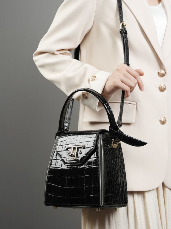 Elova Handcrafted Genuine Leather Crossbody Bag in Black - E449 view 4