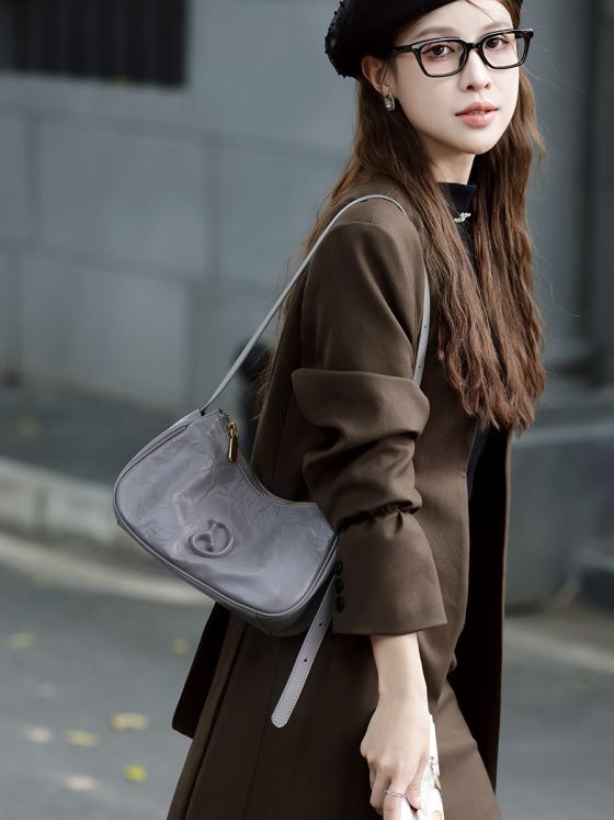 Elova Handcrafted Genuine Leather Crossbody Bag in Black - E206 view 3