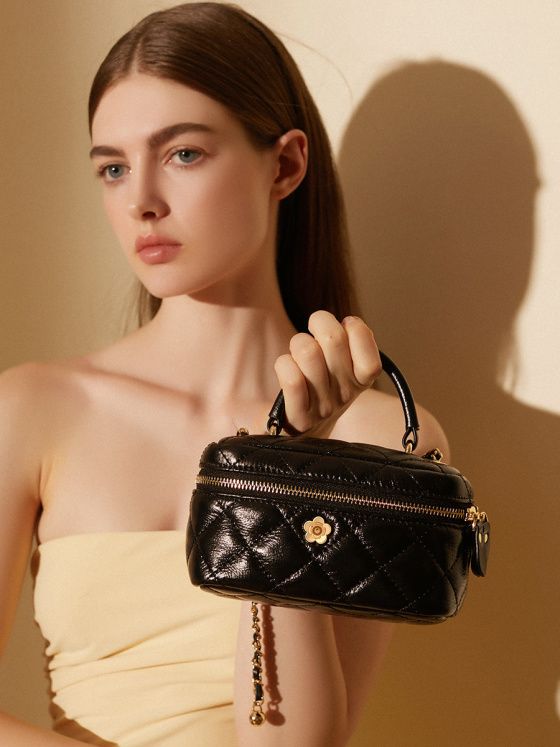 Elova Handcrafted Genuine Leather Crossbody Bag in Black - E296